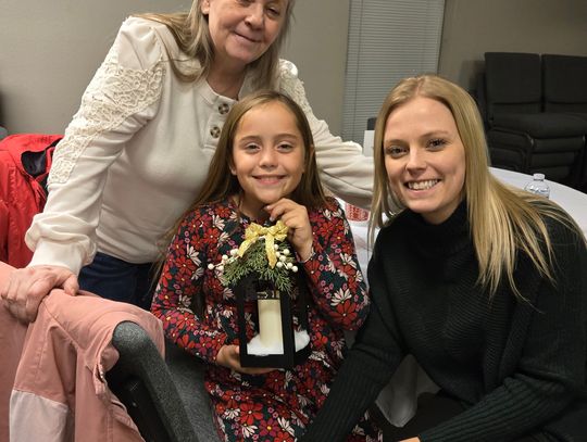 Advent Night at Logos Welcomes December with Joy and Community Advent Night at Logos Welcomes December with Joy and Community