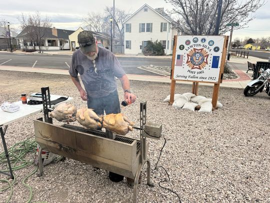 Community Dinner Raises Funds for Local Kids