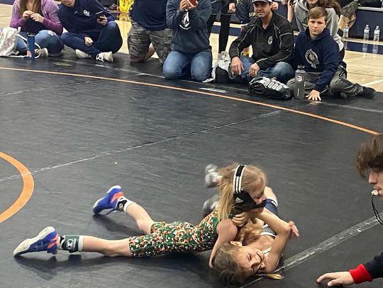 Fallon Outlaws Supporting Girls Wrestling
