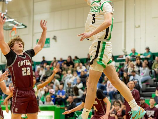 Greenwave Splits Senior Day Games