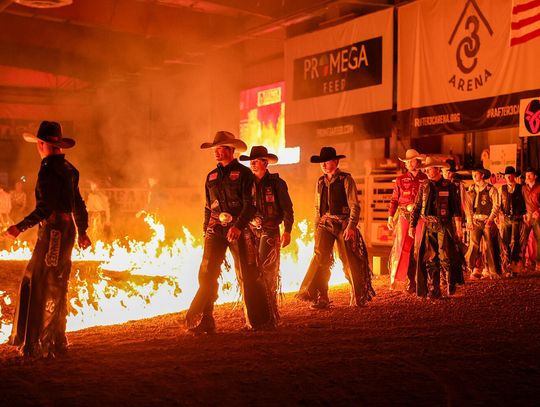 High Stakes at Eight Seconds: Top Gun Bull Riding Rings in the New Year High Stakes at Eight Seconds: Top Gun Bull Riding Rings in the New Year