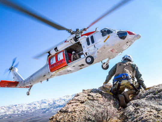 Navy helicopter crew rescued after crash near Mt Hogue, CA