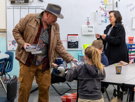 Rotary Donates Dictionaries