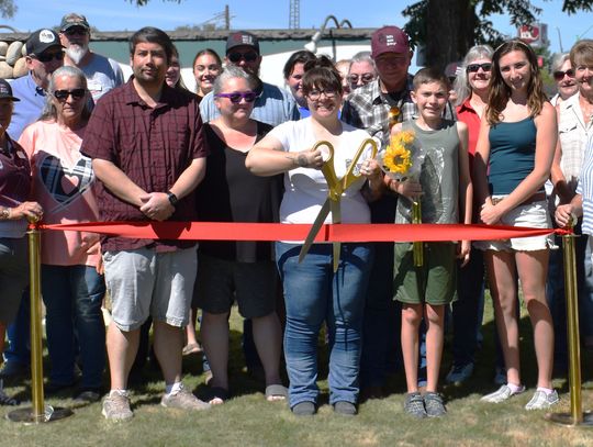 Shania Brown Designs Celebrates Ribbon Cutting