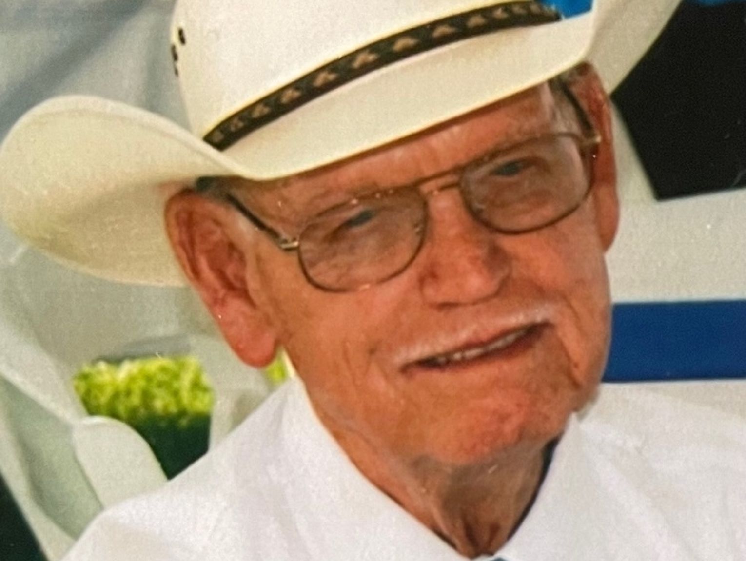 Obituary -- Calvin (Bud) Thomas Tippets