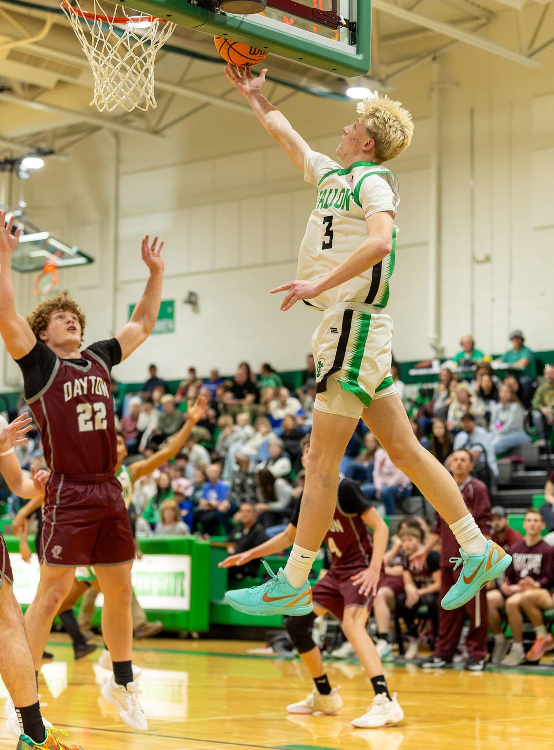 Greenwave Splits Senior Day Games